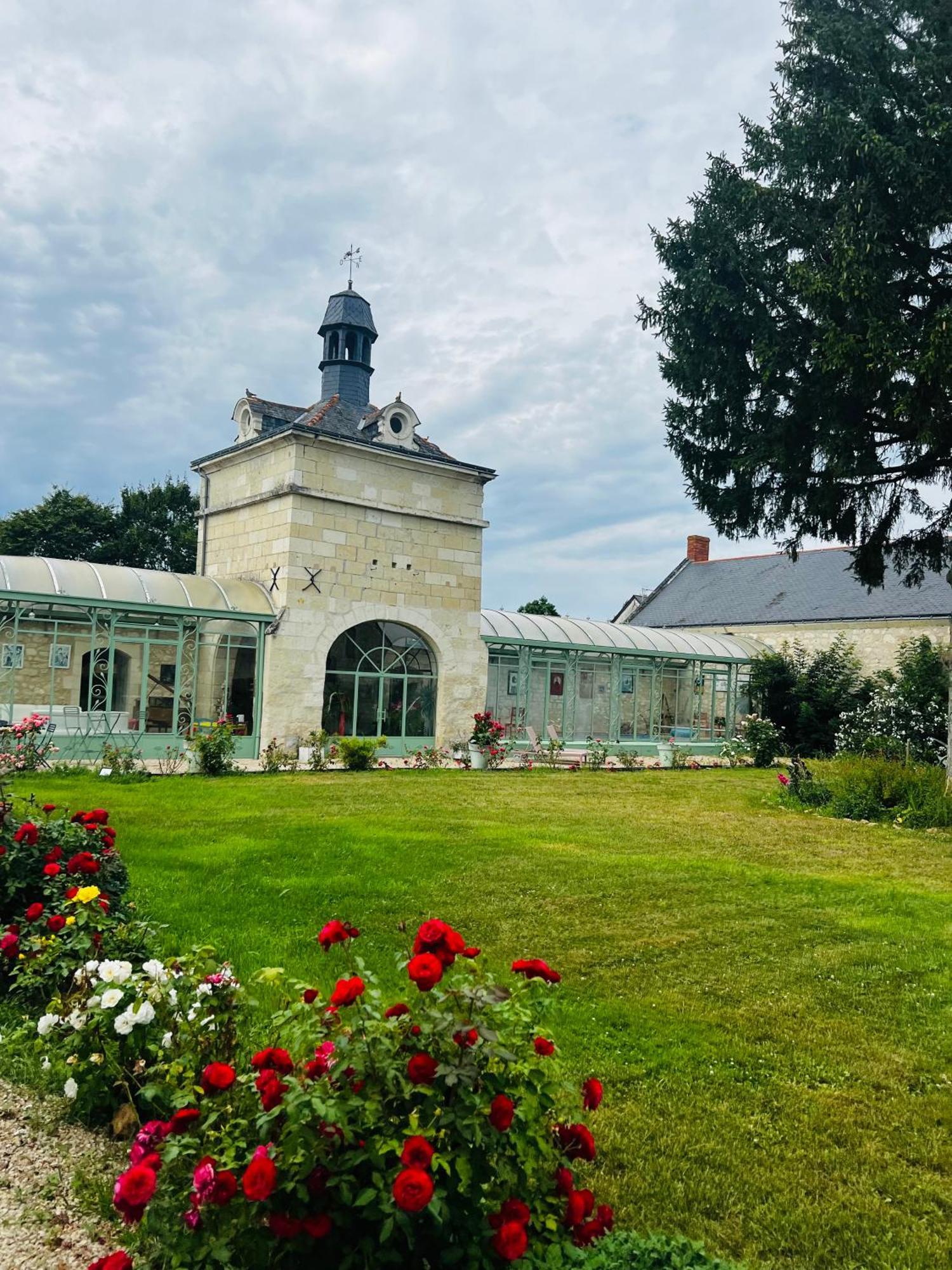 Chateau De La Thibaudiere Bois Savary - Chambre Familiale Du Roi Allonnes  Exterior foto